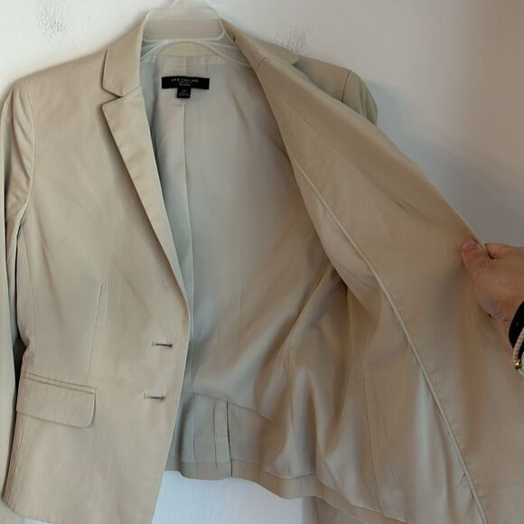 Ann Taylor women’s blazer suit jacket beige nude stretch office work size 2P EUC - Picture 7 of 9